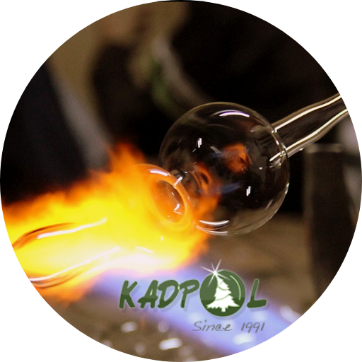 Umów się na zwiedzanie fabryki bombek.