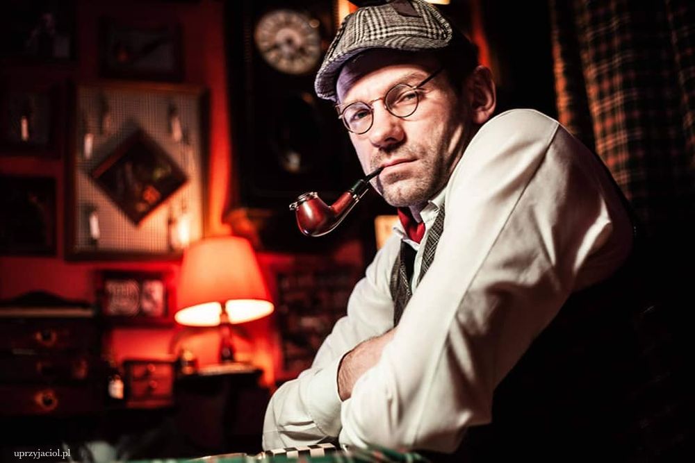 Teatr u Przyjaciół w Poznaniu zaprasza na spektakl inspirowany twórczością sir Arthura Conan Doyle’a i postacią Sherlocka Holmesa.