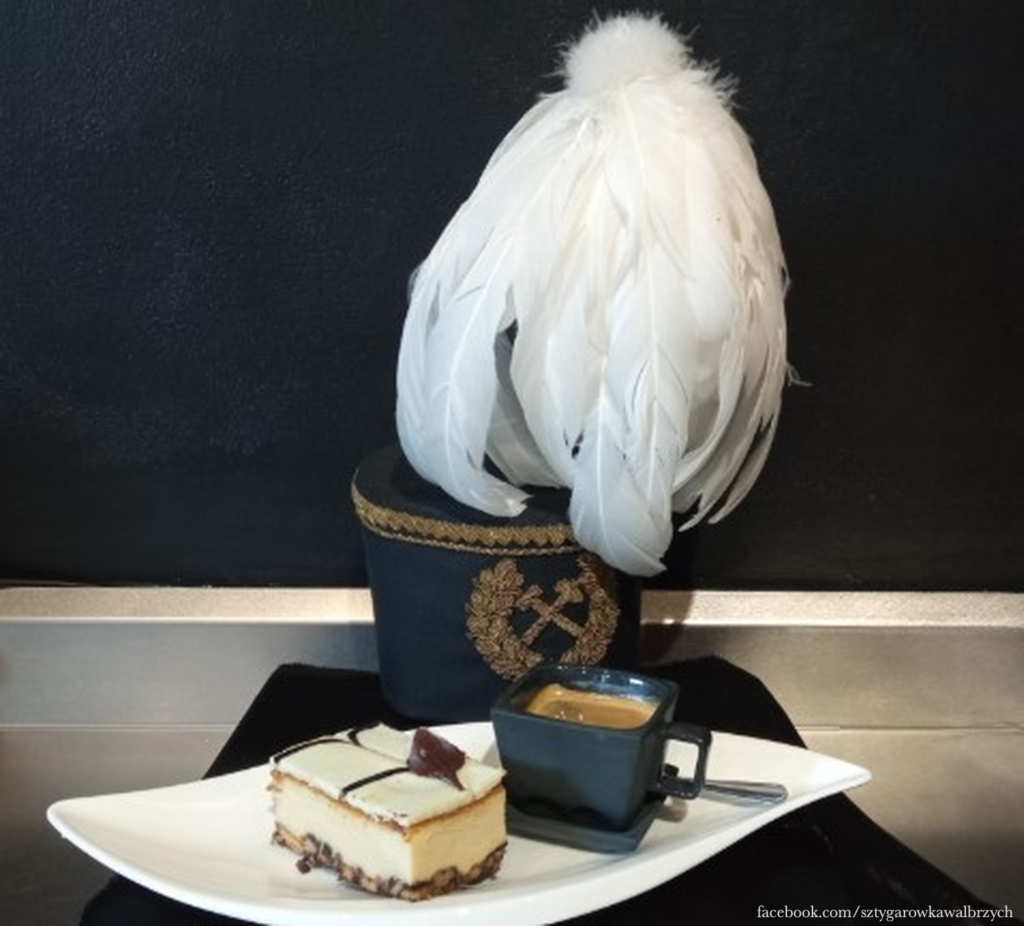 Pyszna kawa i domowe ciasto w kawiarni Sztygarówka na terenie Parku Wielokulturowego Stara Kopalnia to dobry początek nietypowej randki.