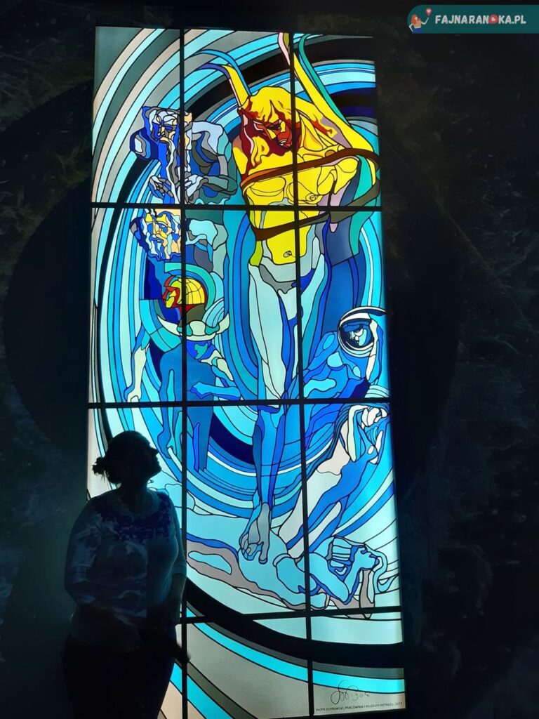 Apollo w Budowie w Muzeum Witrażu w Krakowie.