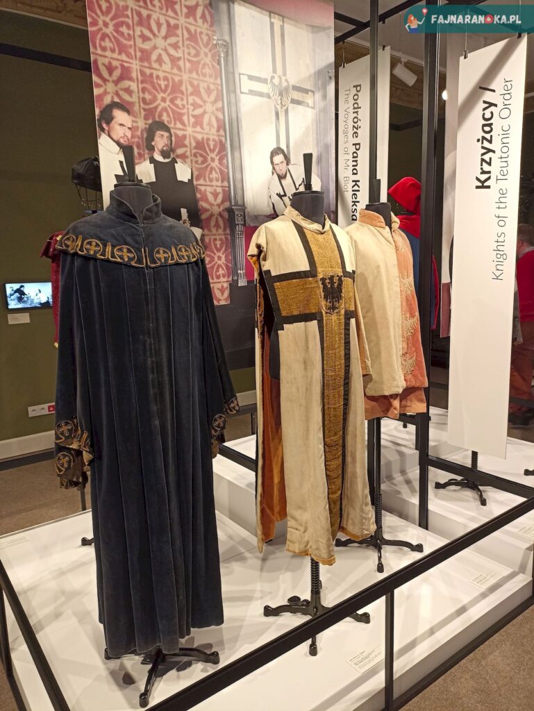 Kosiumy z filmu Krzyżacy w Muzeu Kinematografii w Łodzi.