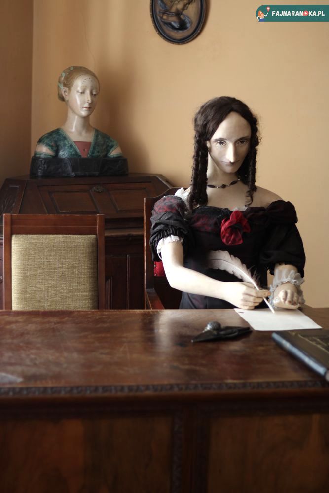 Mary Shelley przy pracy nad "Frankensteinem" w Izbie Pamiątek Regionalnych w Ząbkowicach Śląskich.