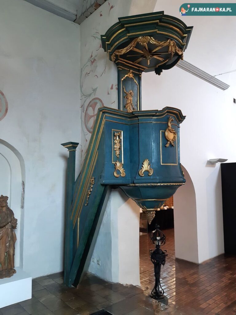 Ambona w kaplicy św. Anny przy Muzeum Historii Medycyny we Fromborku
