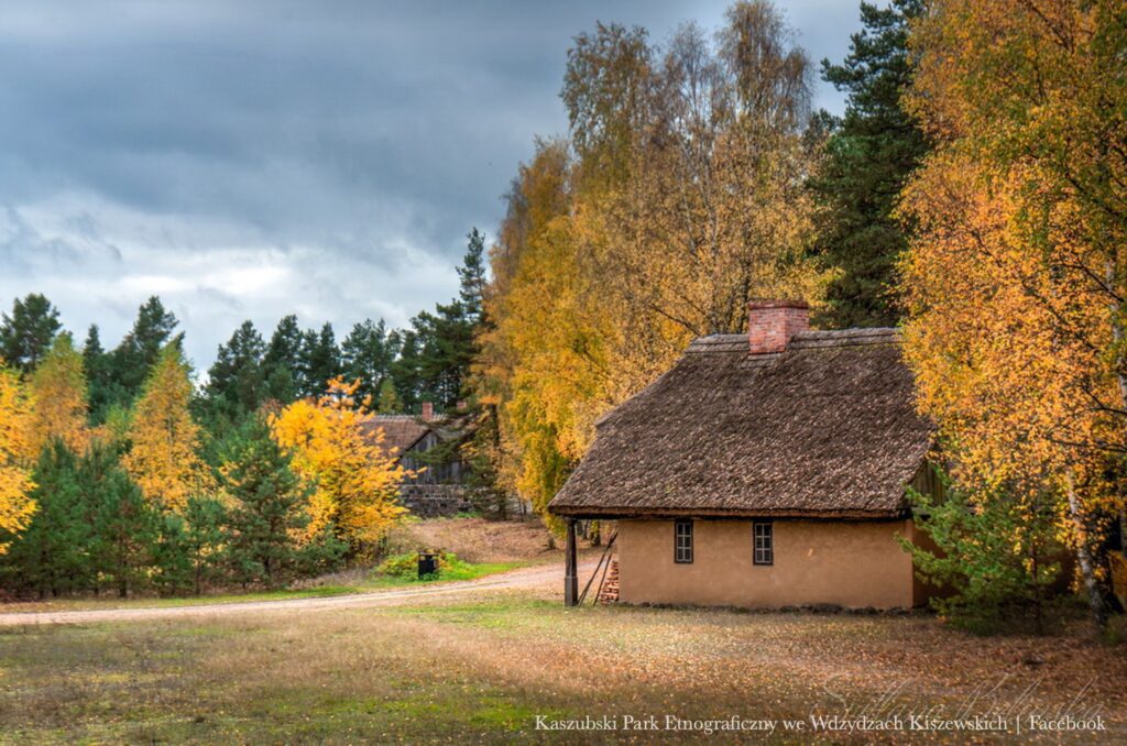 Kaszubski Park Etnograficzny we Wdzydzach Kiszewskich jesienią w obiektywie Svitlany Belinskiej.