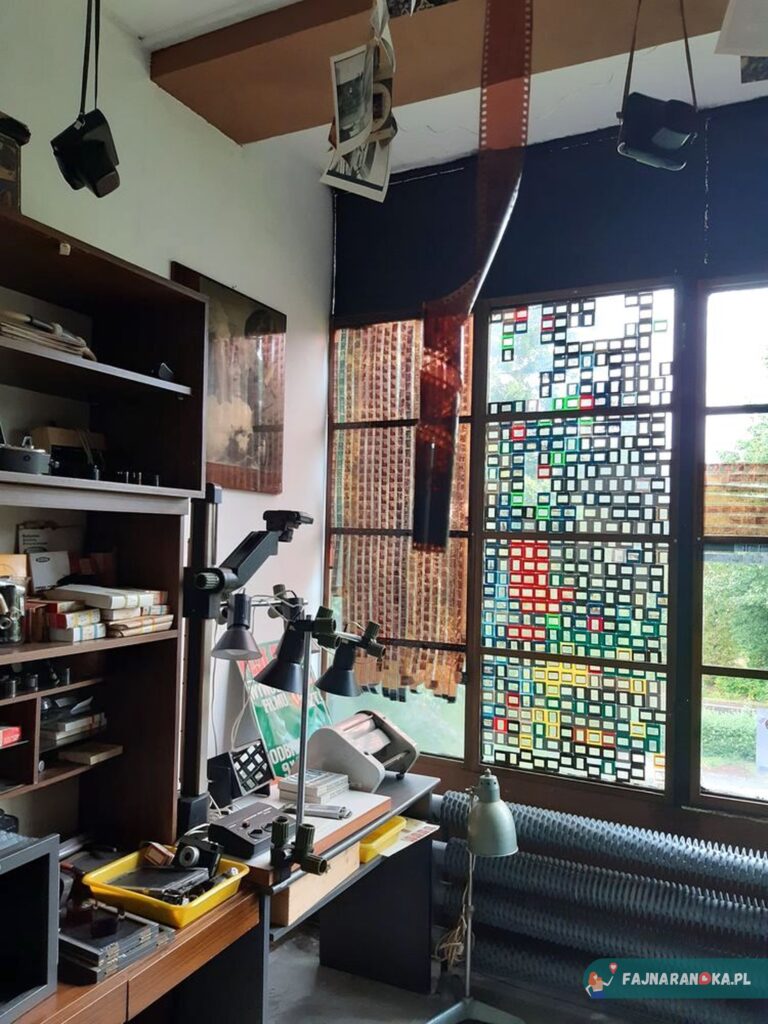 Laboratorium fotograficzne i kisze z czasów PRL w Muzeum Sentymentów w Kowarach.