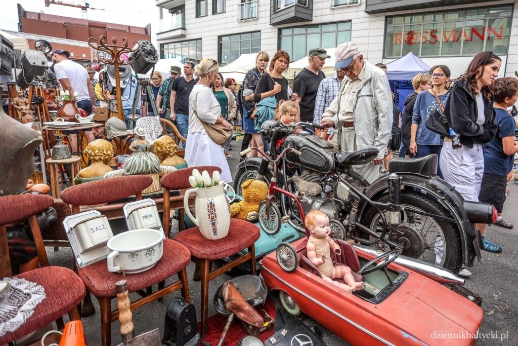 Targ Staroci w czasie Jarmarku Dominikańskiego w Gdańsku to miejsce gdzie znajdziecie stare motocykle.