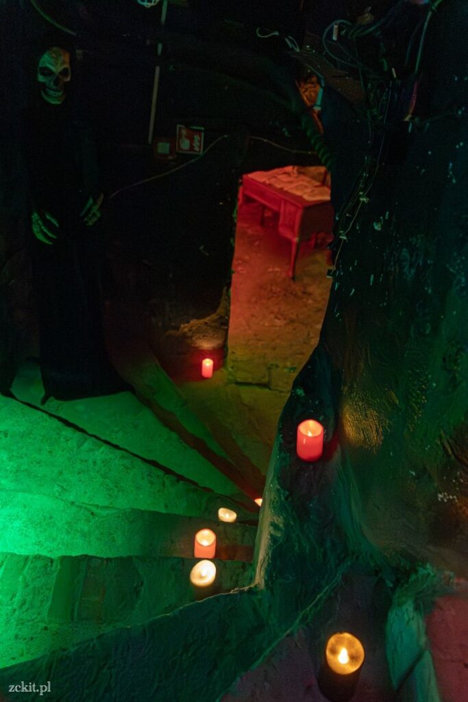 Schodząc do podziemnego Laboratorium Frankensteina w Ząbkowicach Śląskich uważajcie pod nogi.