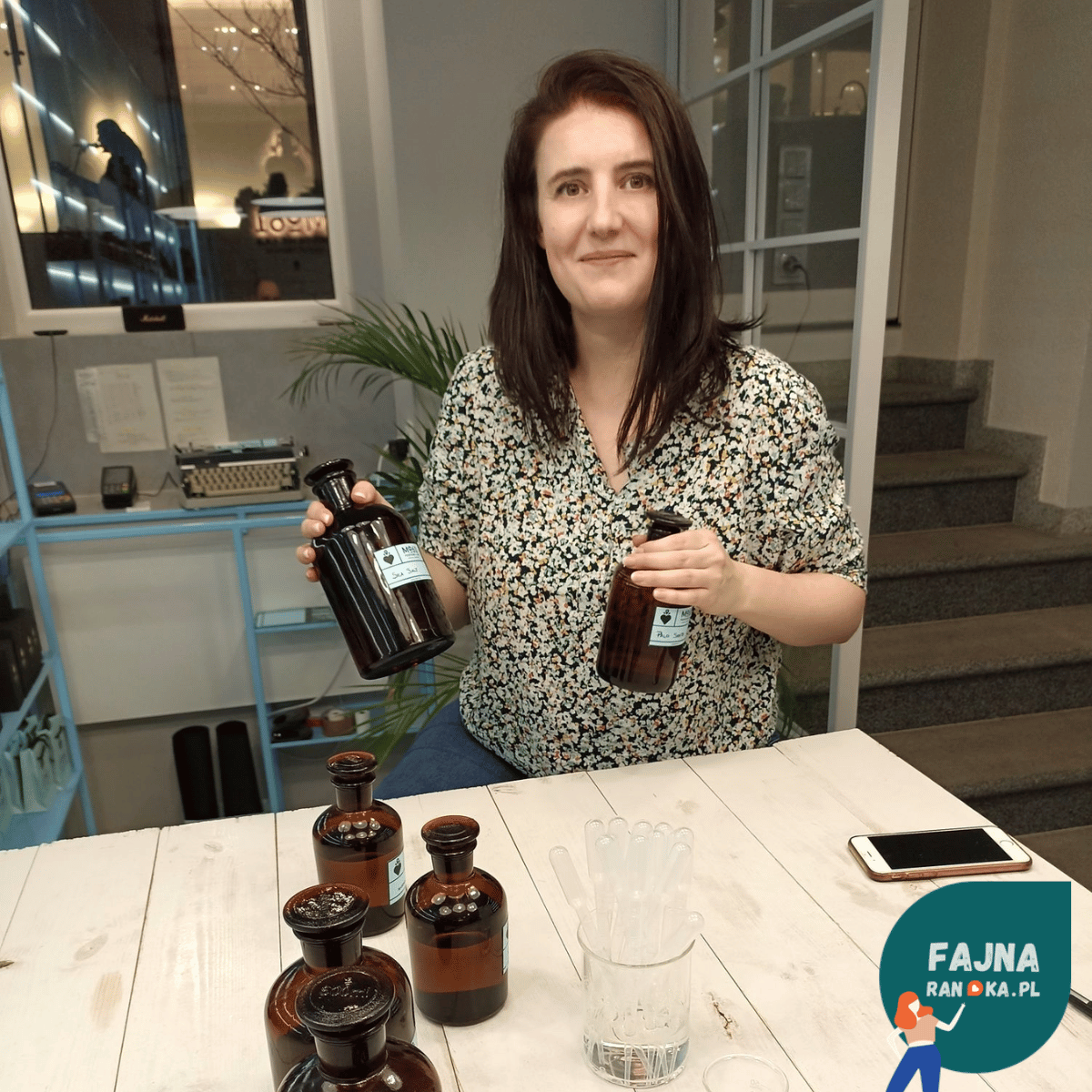 Tworzenie własnych perfum to niezwykła przygoda-w poznańskim Mo61 Perfume Lab.