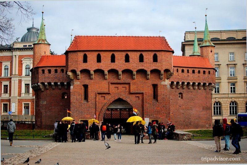 Barbakan w Krakowie: randka spacer z Walkative!