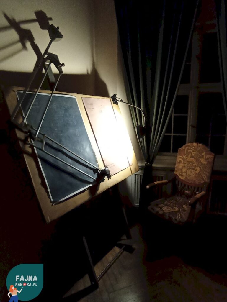 Nocne zwiedzanie Zamku Czocha. Szlakiem Tajnych Przejść: Tajemnicze szkice.