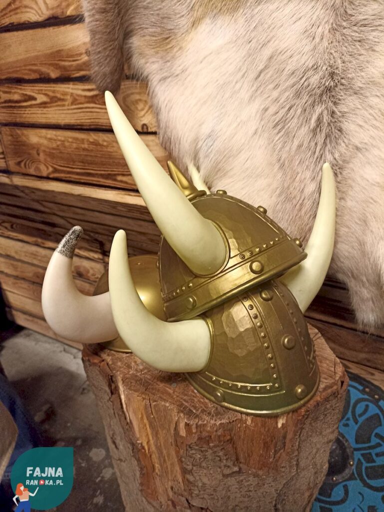 NA miejscu możecie przebrać się w Wikingów - Wiking Club Axe Throwing Wrocław.