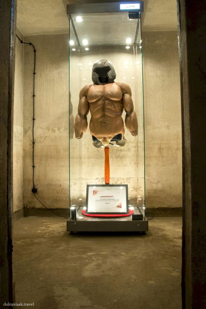 MovieGate: kostium postaci Juggernaut z filmu X-Men: Ostatni bastion.