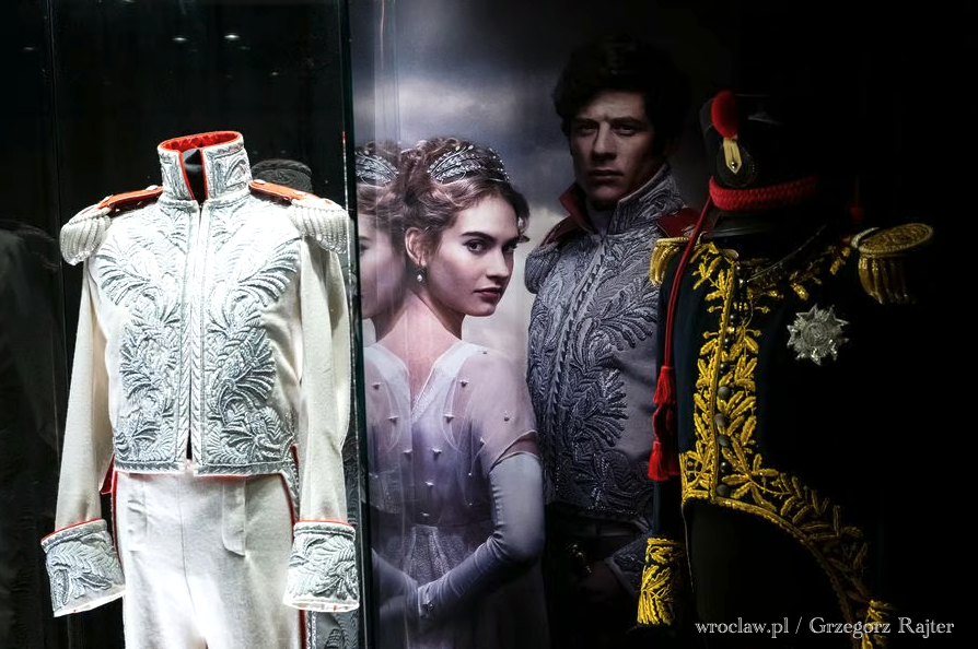 MovieGate: Kostiumy z serialu telewizyjnego BBC z 2016 roku pod tytułem "Wojna i pokój".