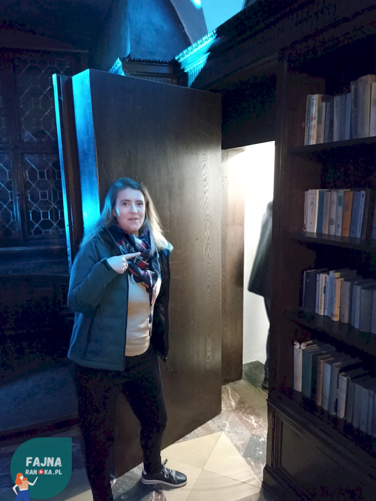 Nocne zwiedzanie Zamku Czocha. Szlakiem Tajnych Przejść: Podczas naszej randki mieliśmy okazję osobiście przetestować tajne przejścia.