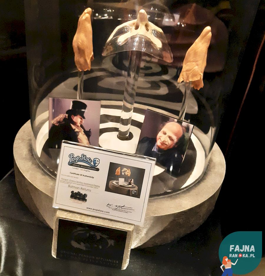 MovieGate: fragment charakteryzacji postaci Pingwina z filmu "Powrót Barmana"