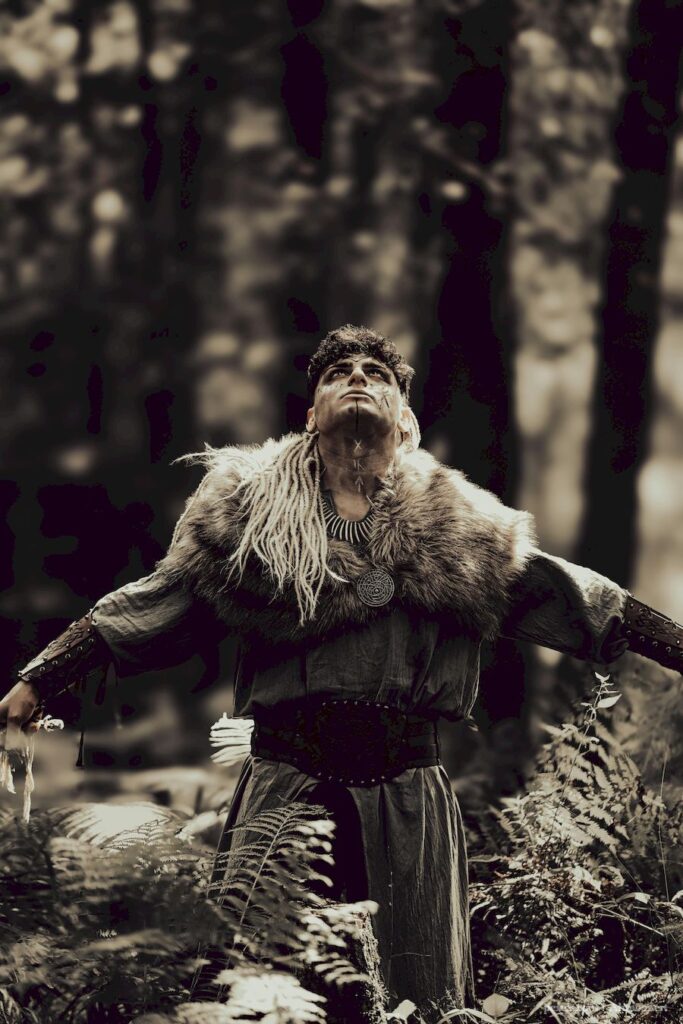 Prawdziwa adrenalina i zdrowa rywalizacja podczas randki z toporami.