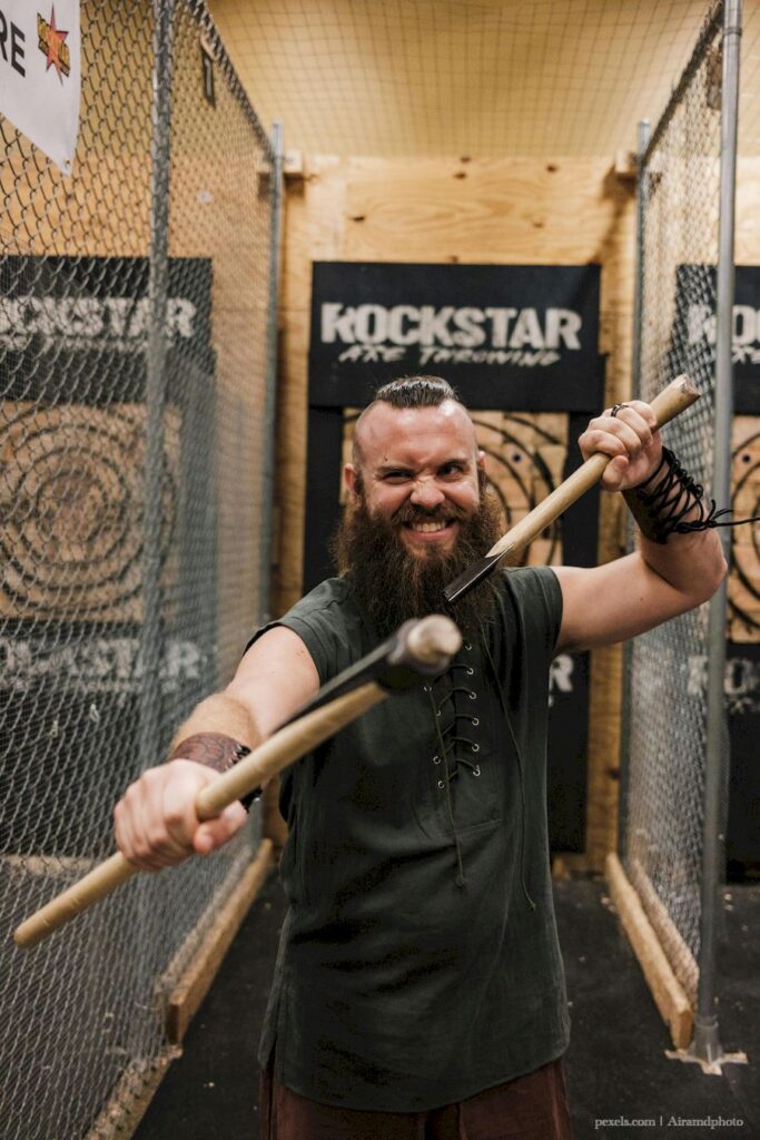 Czas obudzić w sobie wikinga - wybierzcie się na randkę z toporami.