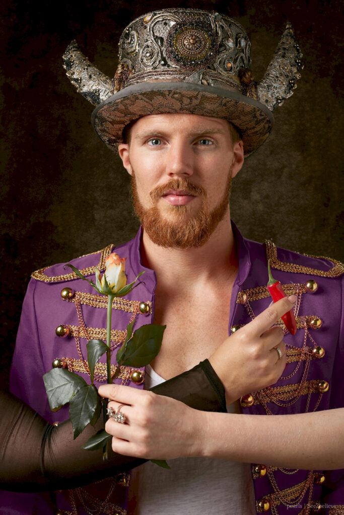 Randka z burleską - coraz większą popularność zyskują występy mężczyzn.